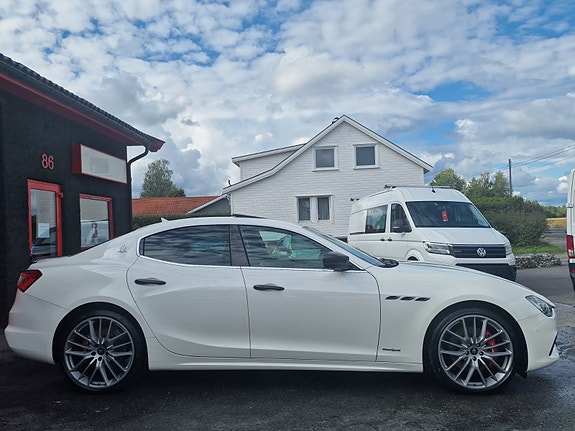 Maserati Ghibli 5 of 5