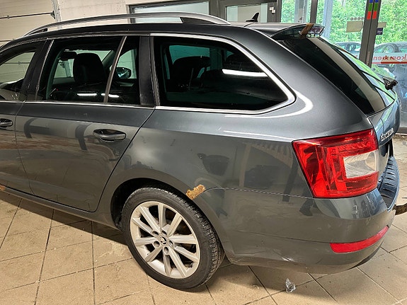 Skoda Octavia 3 of 5
