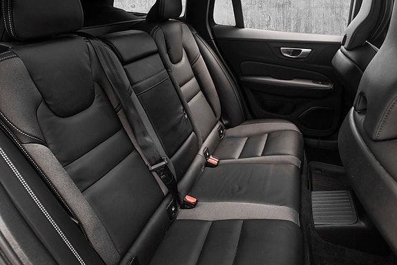 Volvo V60 26 of 30