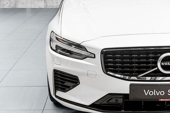 Volvo V60 2 of 30