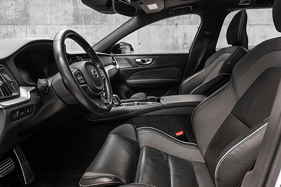 Volvo V60 10 of 30