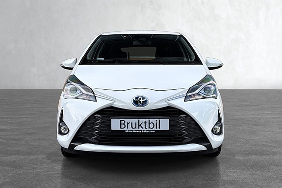 Denne populære og driftsikre Toyota Yaris kan bli din for kun kr 1.846 kr/mnd med 30% egenkapital. Løpetid 10 år.