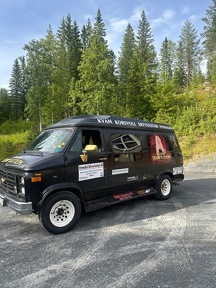 Chevrolet Van 2 of 5