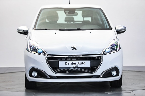 Peugeot 208 4 of 5