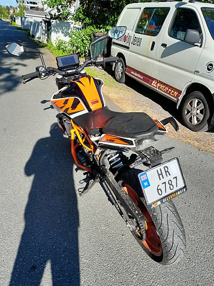 KTM 390 Duke 3 of 5