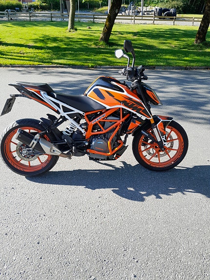 KTM 390 Duke 4 of 5