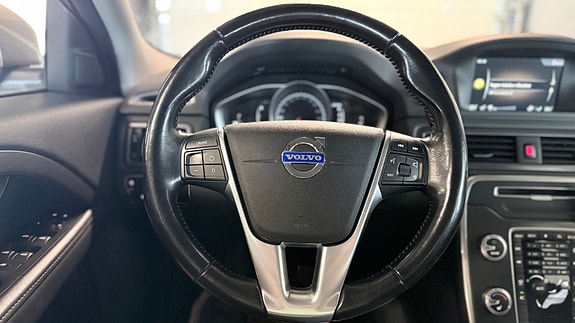 Volvo XC70 11 of 30