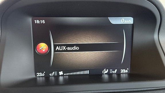 Volvo XC70 23 of 30