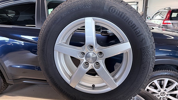 Volvo XC70 30 of 30