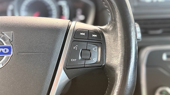 Volvo XC70 13 of 30