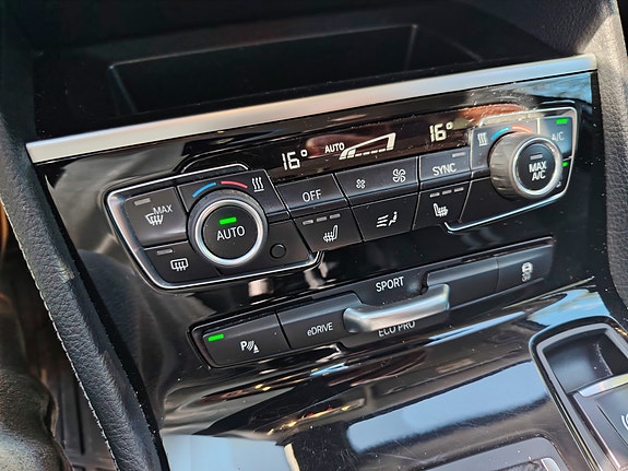 BMW 225xe 26 of 30