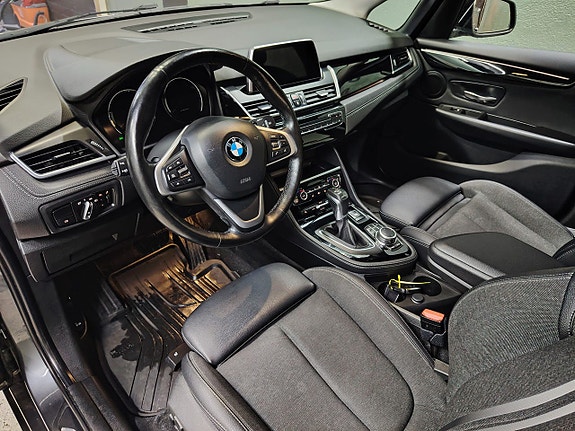 BMW 225xe 15 of 30