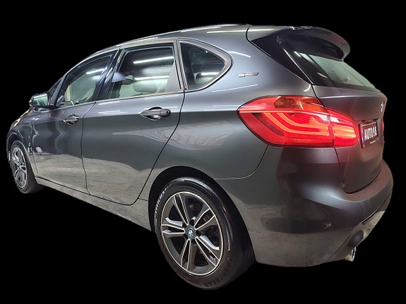 BMW 225xe 5 of 30