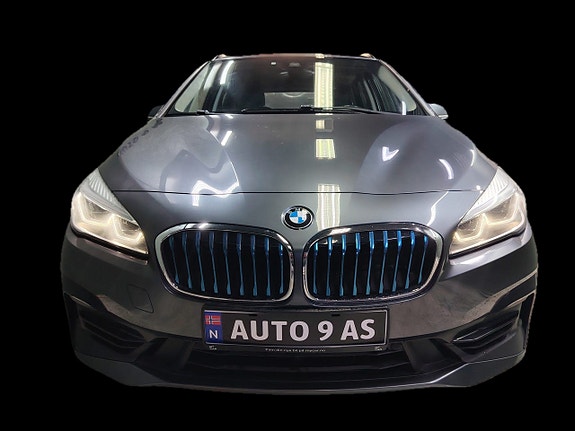 BMW 225xe 2 of 30
