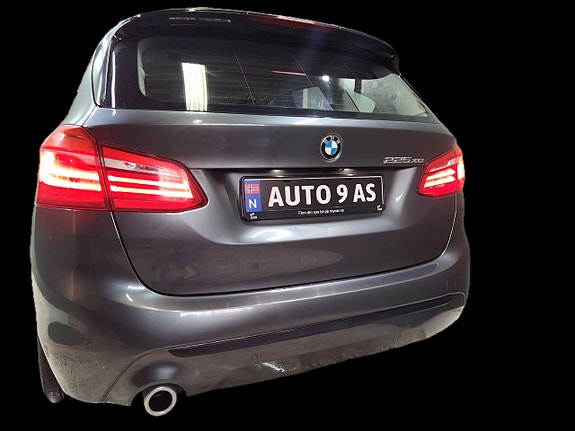 BMW 225xe 7 of 30