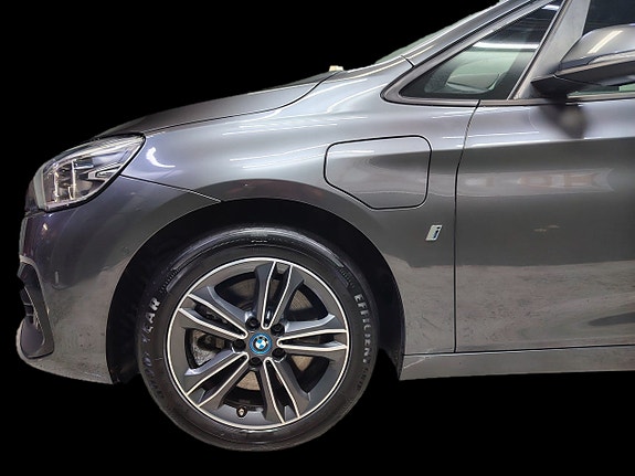 BMW 225xe 8 of 30