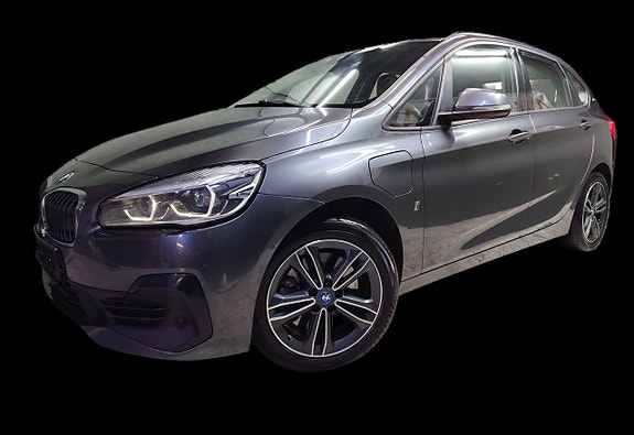 BMW 225xe 13 of 30