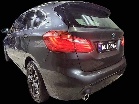 BMW 225xe 6 of 30