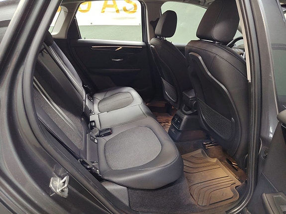 BMW 225xe 29 of 30