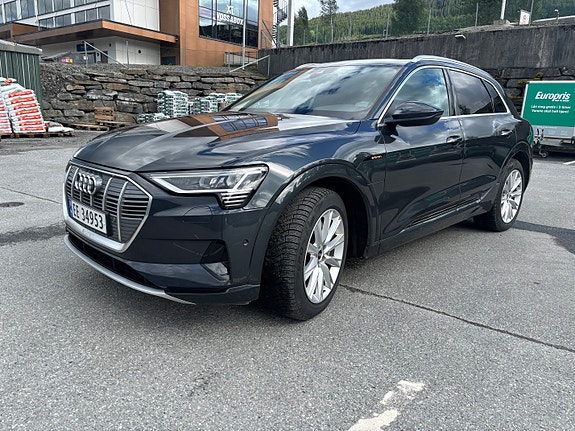 Audi e-tron 2 of 17