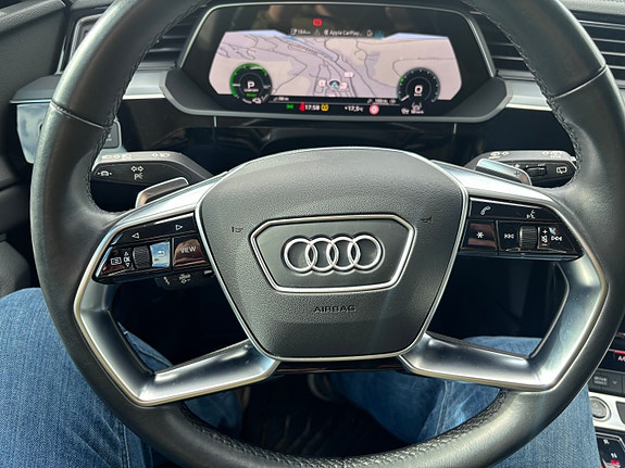Audi e-tron 7 of 17