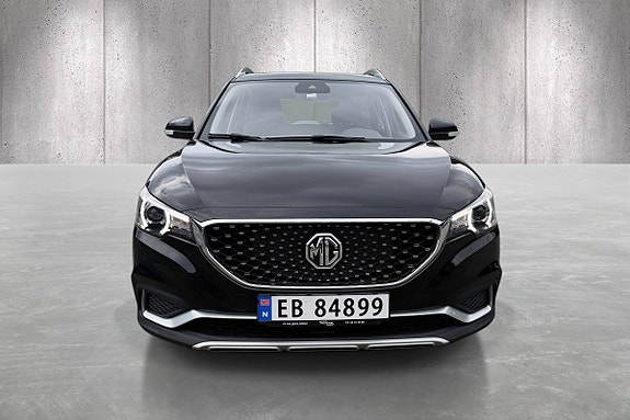 MG ZS EV 2 of 5