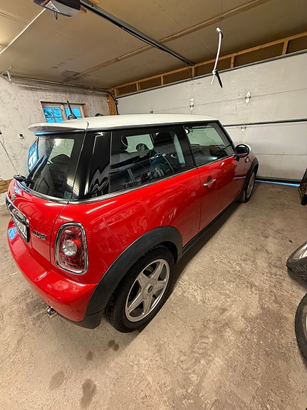 MINI Cooper 4 of 5