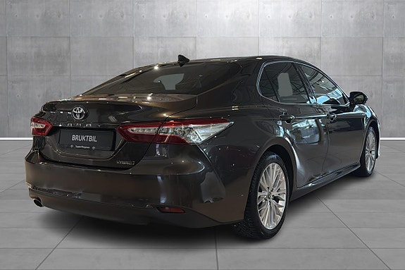 Toyota Camry 5 of 5