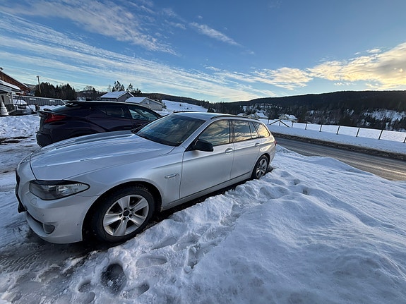 BMW 520d 3 of 5
