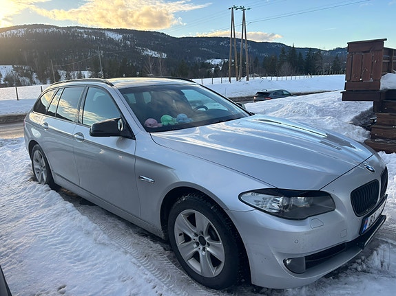 BMW 520d 2 of 5