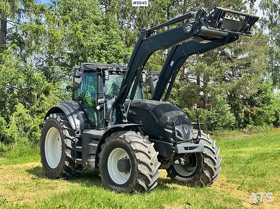 Valtra Q305 4x4 Traktor m/ Frontlaster