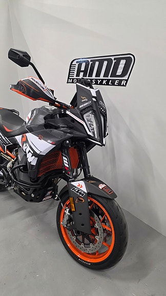 KTM 890 SMT 2 of 5
