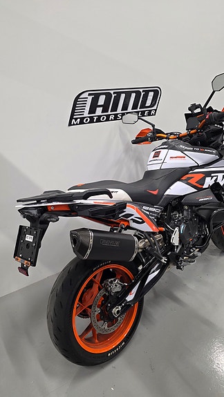 KTM 890 SMT 4 of 5