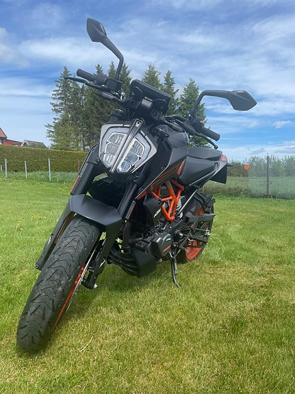 KTM 125 Duke 3 of 18