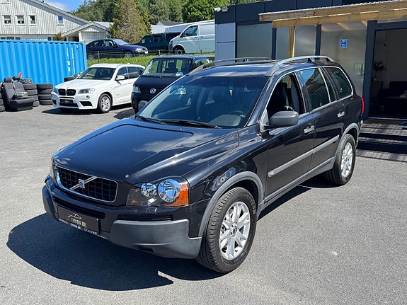 Volvo XC90 3 of 5
