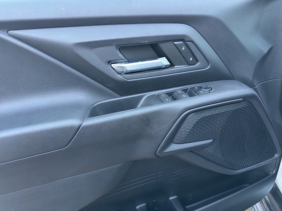 Chevrolet Silverado EV 17 of 21