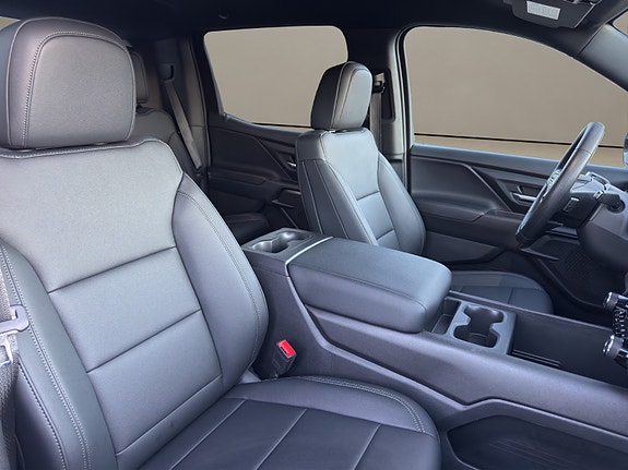 Chevrolet Silverado EV 12 of 21