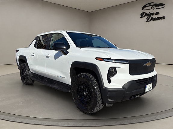 Chevrolet Silverado EV 8 of 21