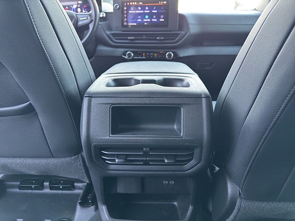 Chevrolet Silverado EV 14 of 21