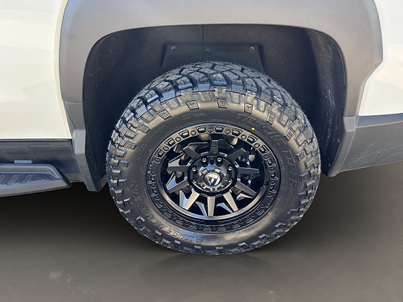 Chevrolet Silverado EV 19 of 21