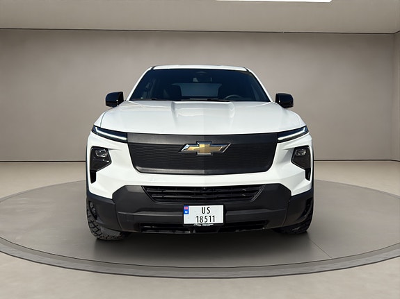 Chevrolet Silverado EV 2 of 21