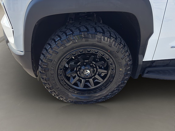 Chevrolet Silverado EV 21 of 21