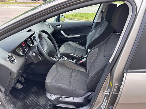 Peugeot 308 9 of 16