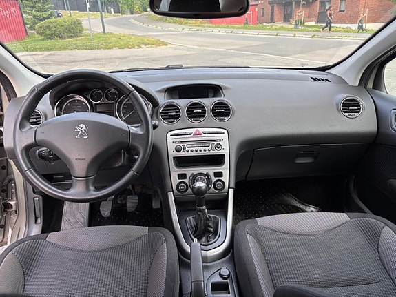 Peugeot 308 14 of 16