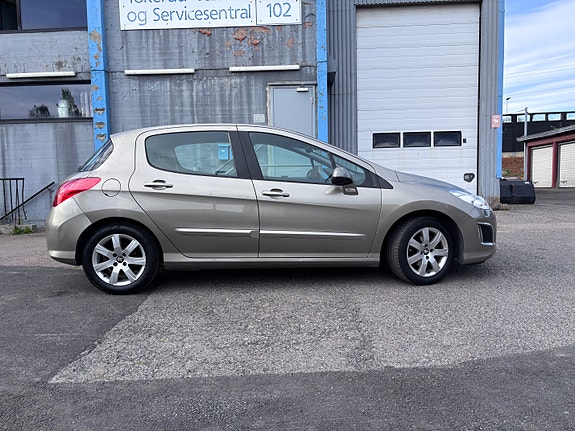 Peugeot 308 6 of 16
