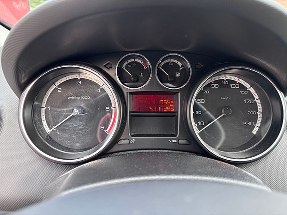 Peugeot 308 15 of 16