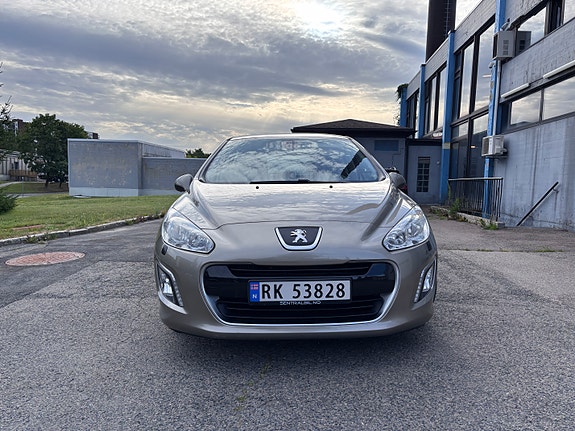 Peugeot 308 8 of 16