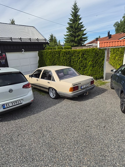 Opel Rekord 2 of 5