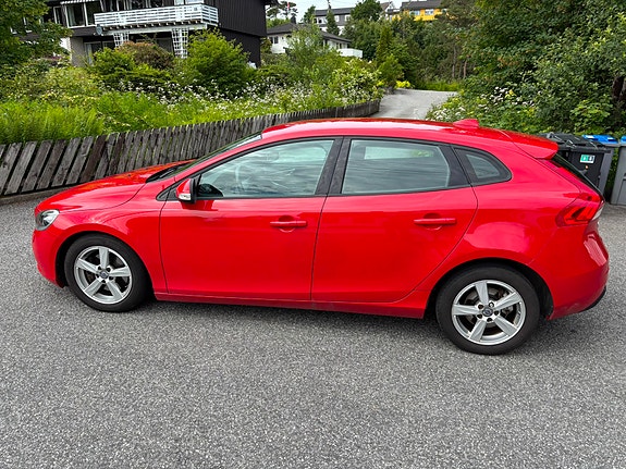 Volvo V40 4 of 5