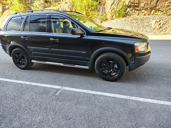 Volvo XC90 3 of 5